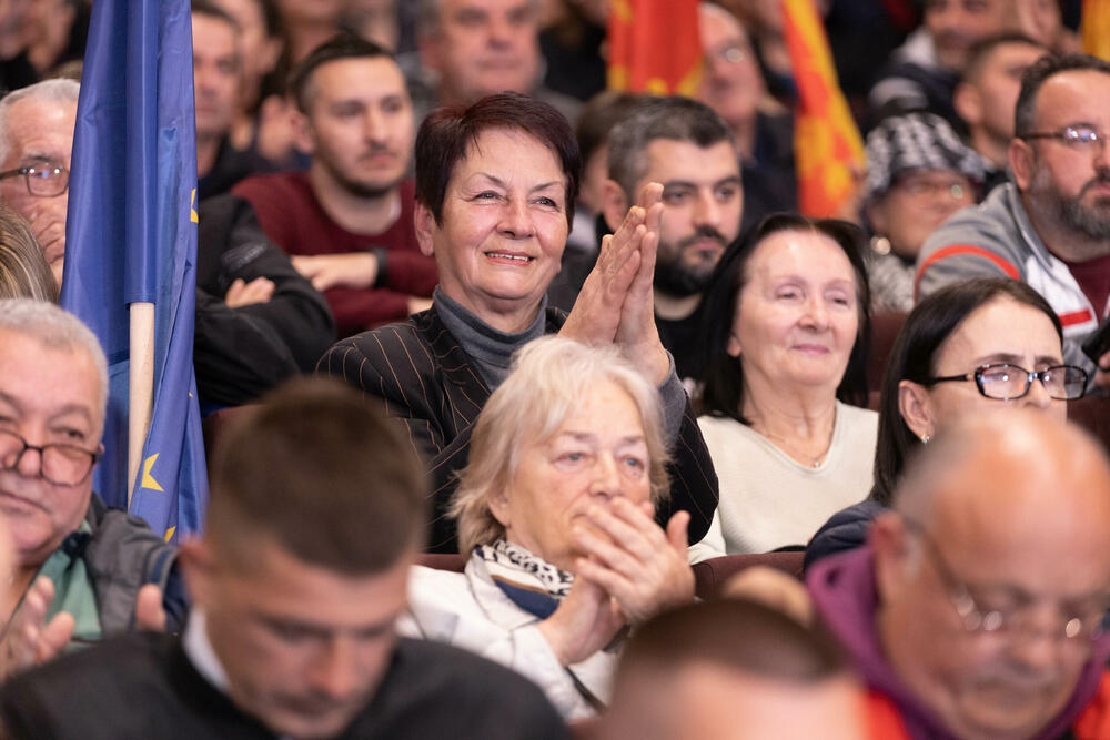 <p>On je, govoreći o upravljanju finansijama, rekao da su protekle dvije i po godine "zapravo presipanje iz šupljeg u prazno"</p>