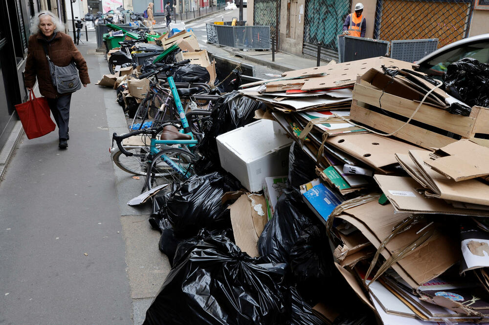 Detalj sa ulice u Parizu, Foto: REUTERS