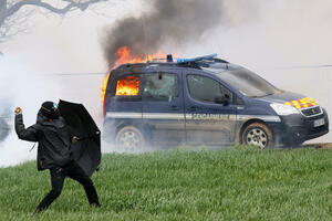 Francuska: Sukob demonstranata i policije zbog gradnje rezervoara...
