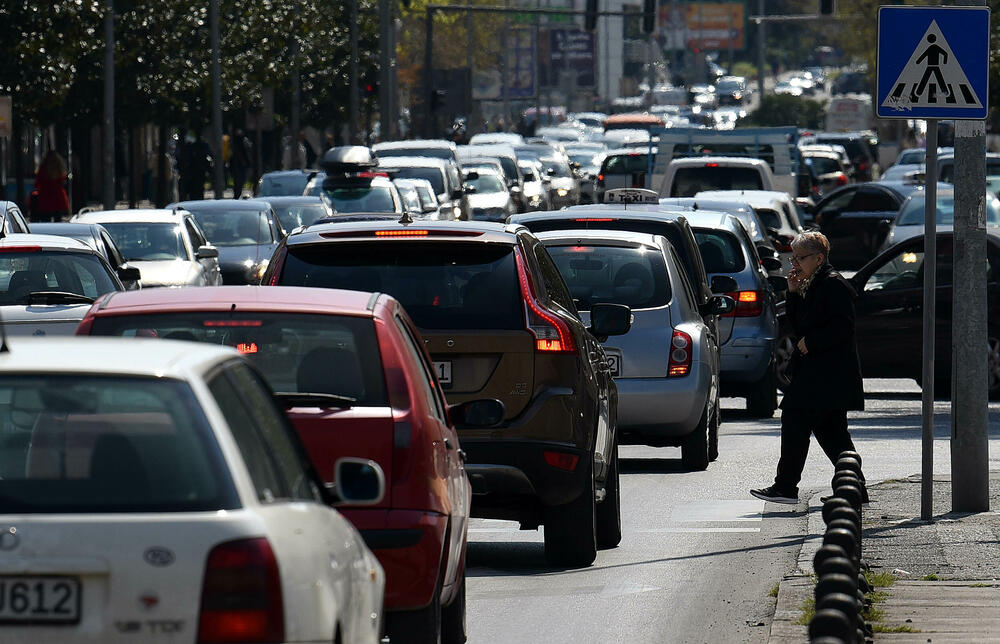 <p>Kolone su se tokom radnog vremena mogle primijetiti na više saobraćajnica u gradu</p>