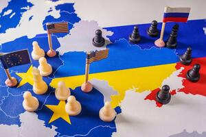 Uticajne ličnosti SAD za kraj rata u Ukrajini, u EU za nastavak da...