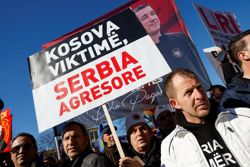 'Kosovo žrtva, Srbija agresor': PRotest podrške Tačiju i drugima