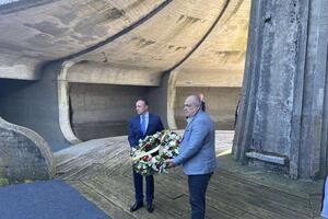 Radović i Jušković položili vijenac u Memorijalnom centru Jasenovac