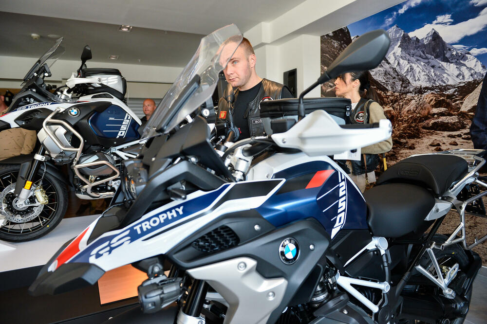 <p><em>Nakon dvanaest godina od otvaranja BMW i Mini prodajno – servisnog centra, danas je u Podgorici otvaren BMW Motorrad salon.</em></p>