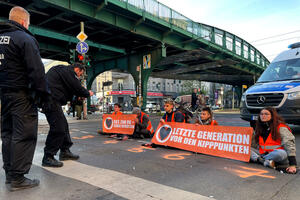 Klimatski aktivisti 10. dan zaredom blokirali ulice u Berlinu