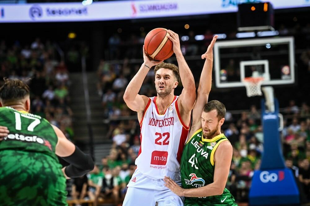 Drobnjak je imao teške duele sa Litvancima, Foto: FIBA