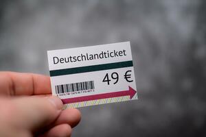 Njemačka: Voz, tramvaj, autobus - za 49 eura mjesečno