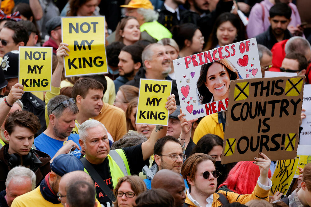 <p>"God Save the King!" (Bože čuvaj kralja) rekao je nadbiskup Kenterberija Džastin Velbi, glavni veledostojnik Anglikanske crkve</p>