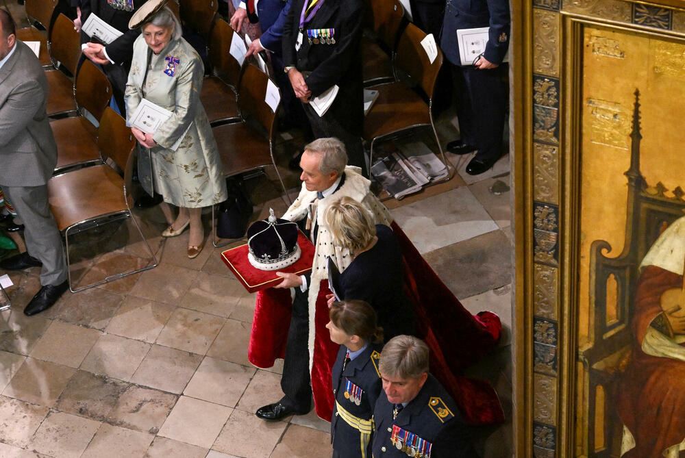 <p>"God Save the King!" (Bože čuvaj kralja) rekao je nadbiskup Kenterberija Džastin Velbi, glavni veledostojnik Anglikanske crkve</p>