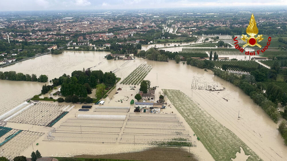 <p>Predsjednik regiona Emilija Romanja, Stefano Bonačini, rekao je da se suočavaju sa katastrofalnim događajima koji vjerovatno nisu viđeni ranije</p>