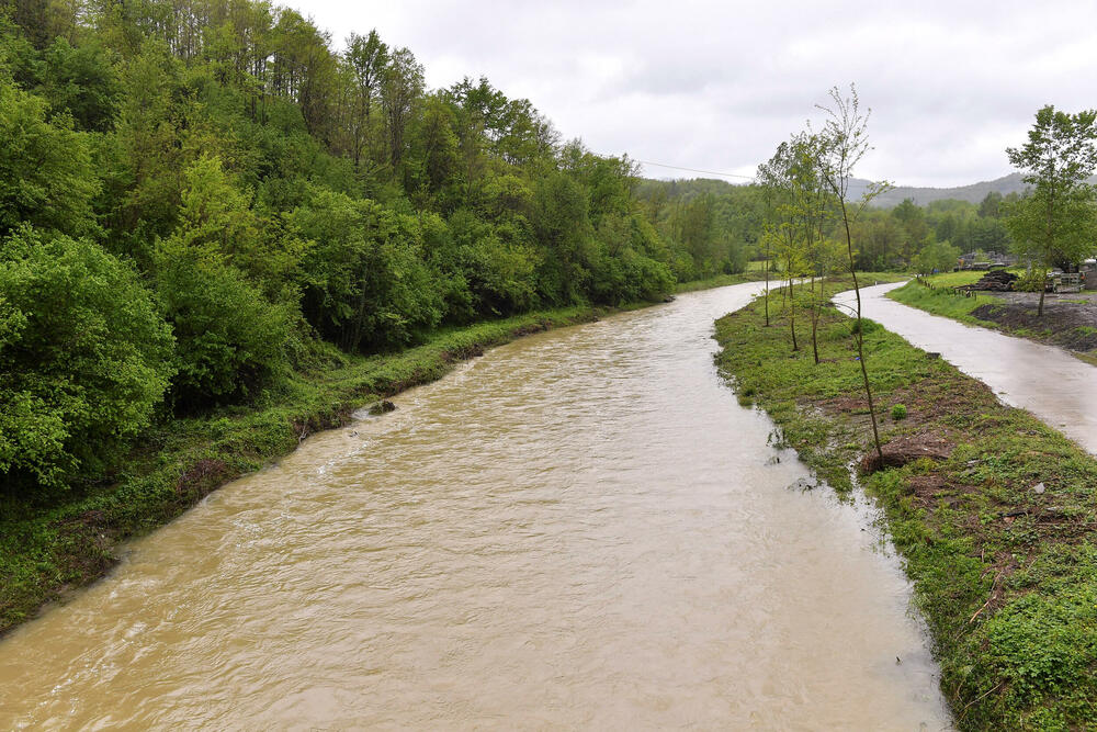 <p>Predsjednik regiona Emilija Romanja, Stefano Bonačini, rekao je da se suočavaju sa katastrofalnim događajima koji vjerovatno nisu viđeni ranije</p>