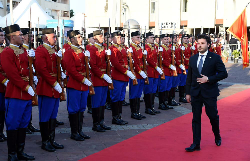 <p>Crna Gora je konačno ujedinjena i potrebno je fokusirati se na njen razvoj, poručio je premijer Dritan Abazović na ceremoniji</p>