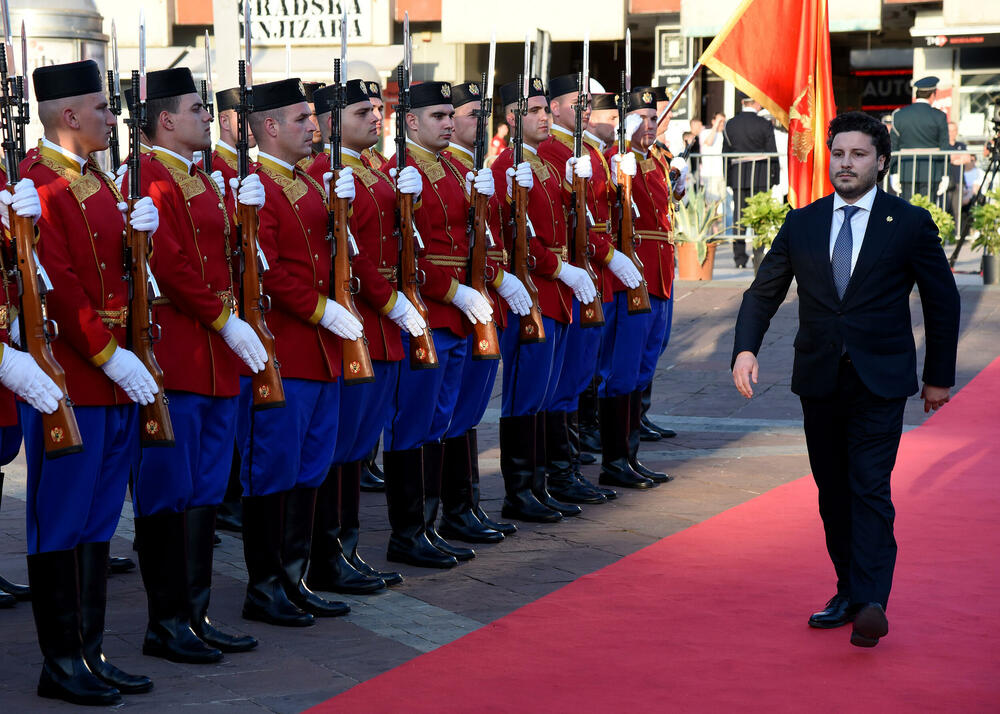 <p>Crna Gora je konačno ujedinjena i potrebno je fokusirati se na njen razvoj, poručio je premijer Dritan Abazović na ceremoniji</p>