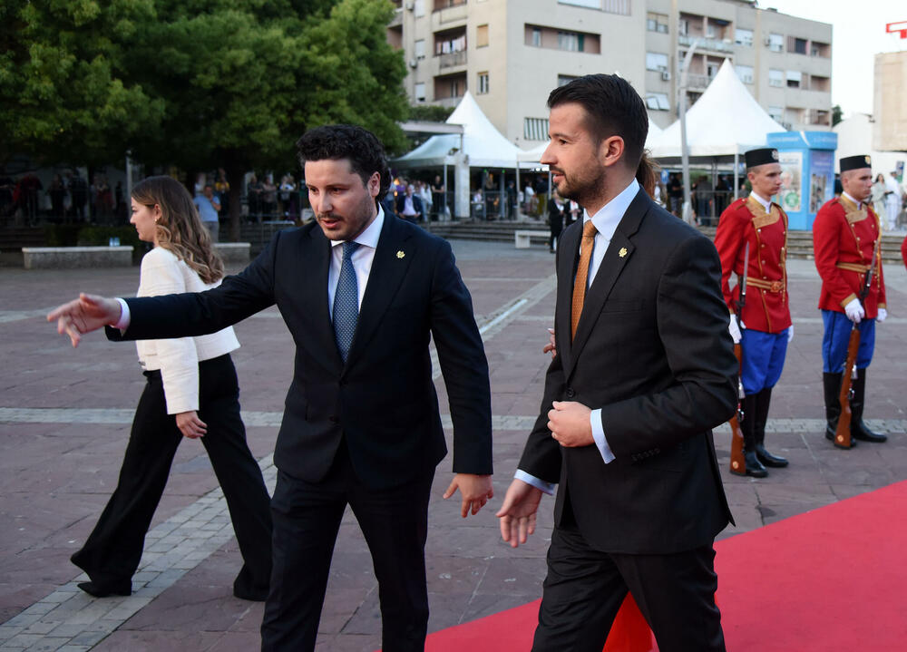 <p>Crna Gora je konačno ujedinjena i potrebno je fokusirati se na njen razvoj, poručio je premijer Dritan Abazović na ceremoniji</p>