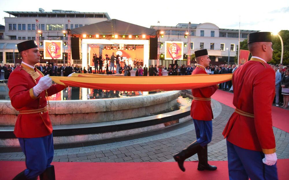 <p>Crna Gora je konačno ujedinjena i potrebno je fokusirati se na njen razvoj, poručio je premijer Dritan Abazović na ceremoniji</p>