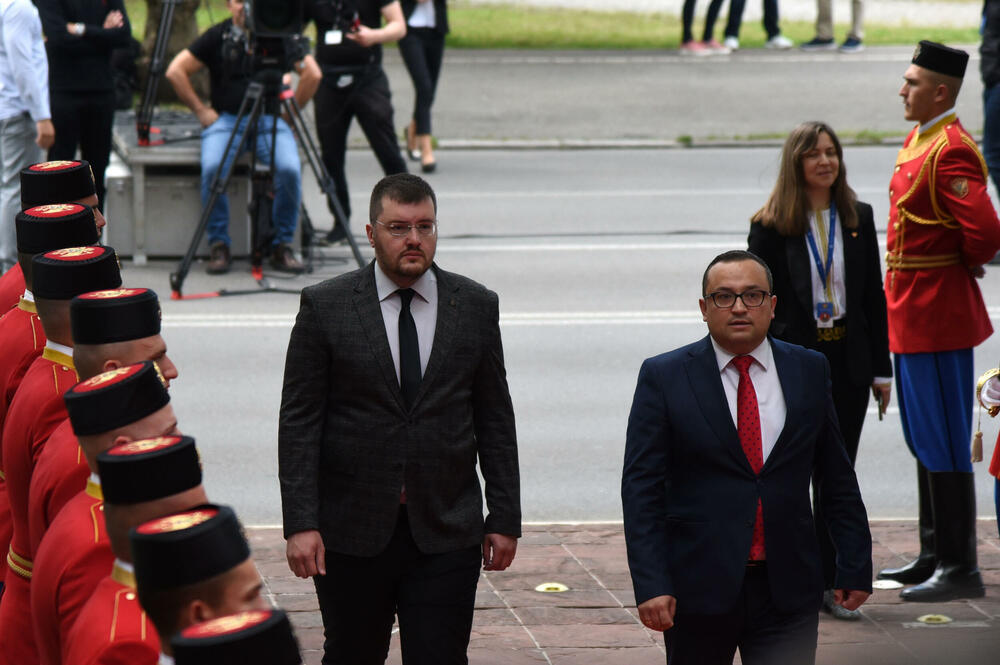 <p>Predsjednik Jakov Milatović inaugurisan je danas na sjednici u Skupštini Crne Gore, u Podgorici. Pogledajte fotografije koje je zabilježio foto reporter "Vijesti" Luka Zeković.</p>