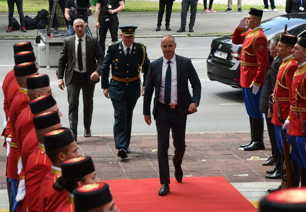 <p>Predsjednik Jakov Milatović inaugurisan je danas na sjednici u Skupštini Crne Gore, u Podgorici. Pogledajte fotografije koje je zabilježio foto reporter "Vijesti" Luka Zeković.</p>