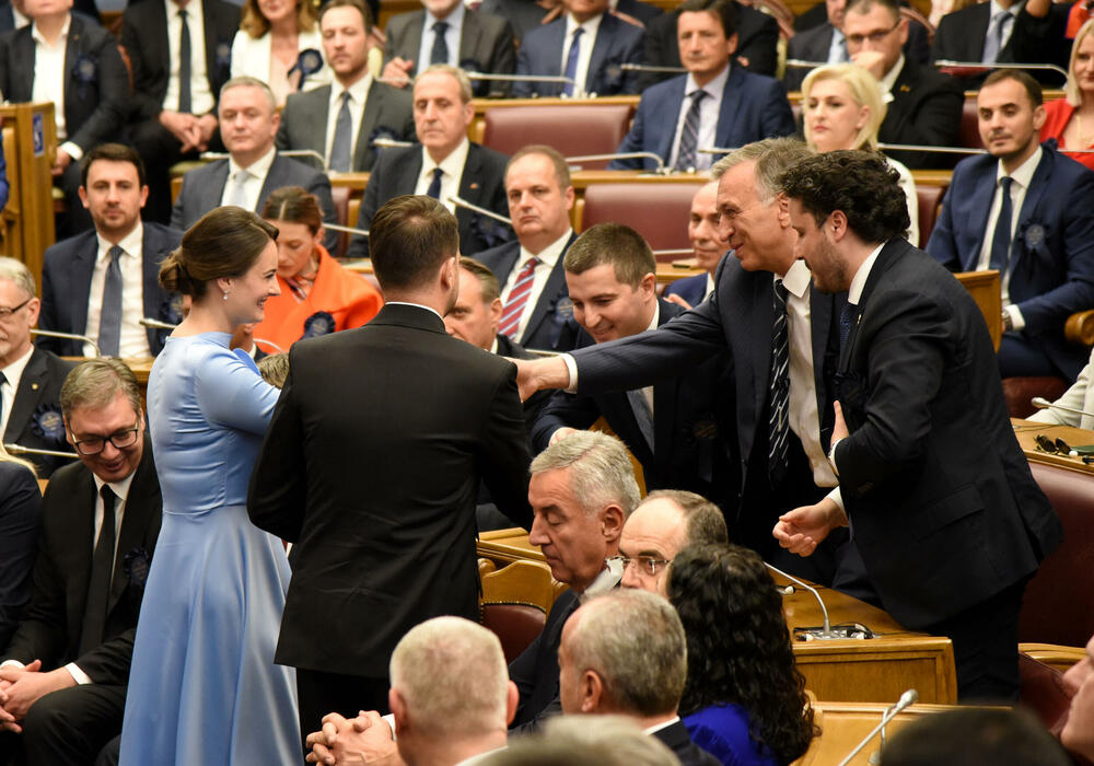 <p>Predsjednik Jakov Milatović inaugurisan je danas na sjednici u Skupštini Crne Gore, u Podgorici. Pogledajte fotografije koje je zabilježio foto reporter "Vijesti" Luka Zeković.</p>