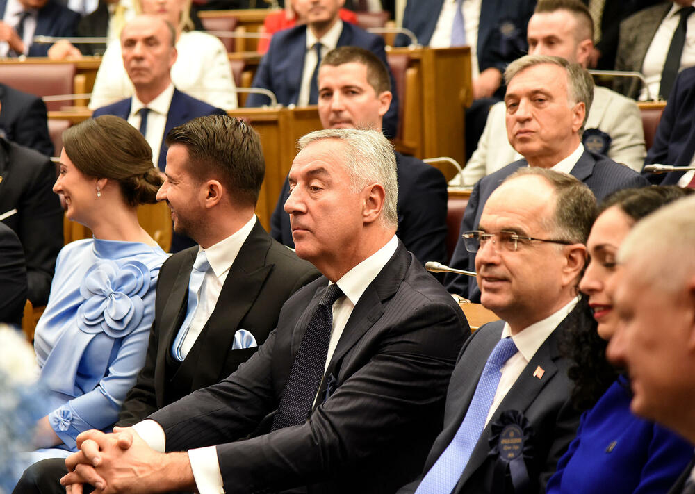 <p>Predsjednik Jakov Milatović inaugurisan je danas na sjednici u Skupštini Crne Gore, u Podgorici. Pogledajte fotografije koje je zabilježio foto reporter "Vijesti" Luka Zeković.</p>