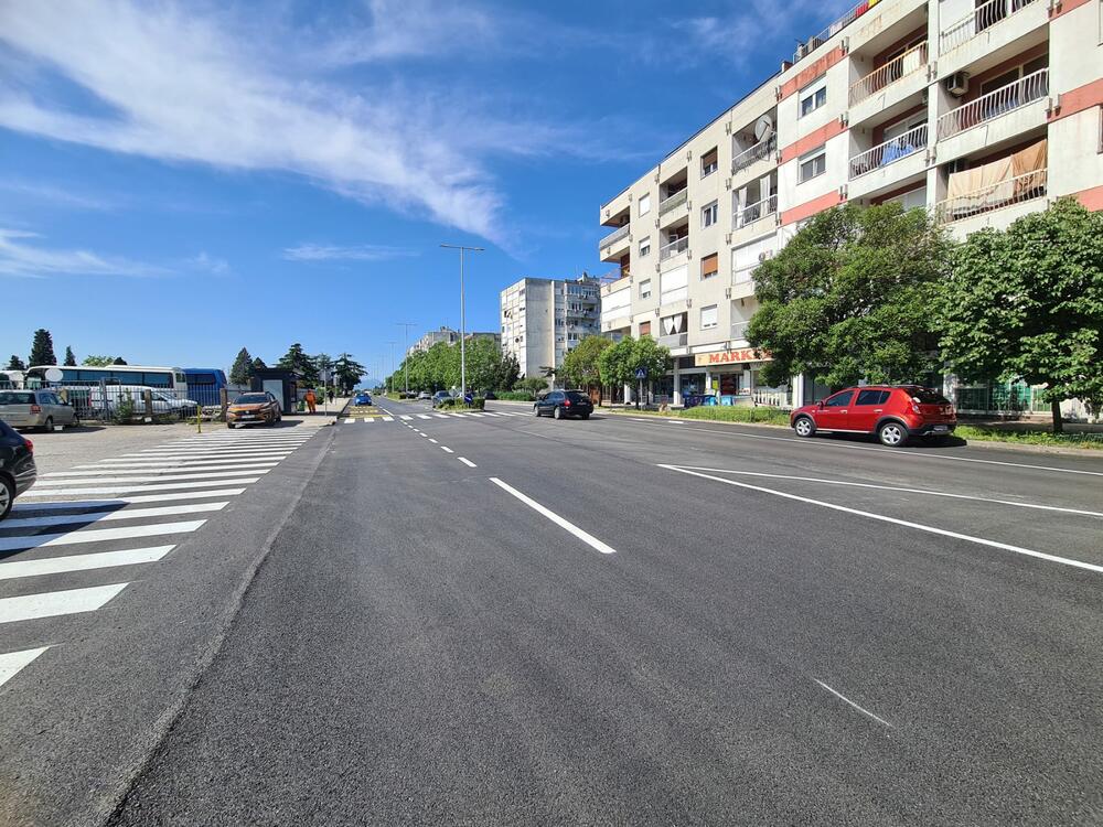 <p>Iz Glavnog grada su pojasnili da su radovi izvedeni na obje bulevarske trake na potezu od raskrsnice sa Ulicom Ibrahima do Jusovače, na dužini od 420 metara</p>