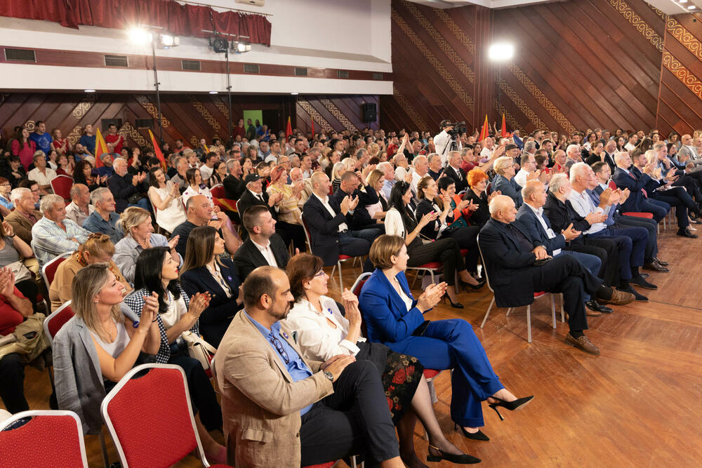 <p>“Uvjeren sam da su teška vremena za nama i da smo uspjeli u ove tri godine da sačuvamo temeljne crnogorske vrijednosti”, naveo je nosilac liste "Zajedno"</p>