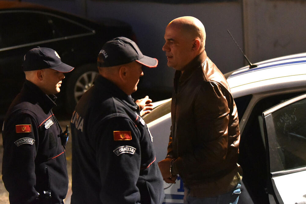Božovića sprovode na saslušanje nakon hapšenja, Foto: BORIS PEJOVIC
