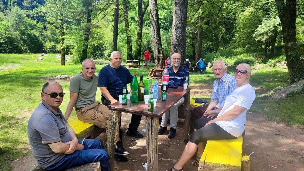 <p>Nikšićki Crveni krst organizovao druženje korisnika Doma za stare i Kluba starijih</p>