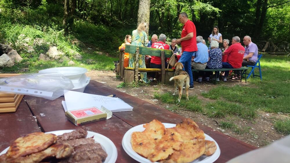 <p>Nikšićki Crveni krst organizovao druženje korisnika Doma za stare i Kluba starijih</p>