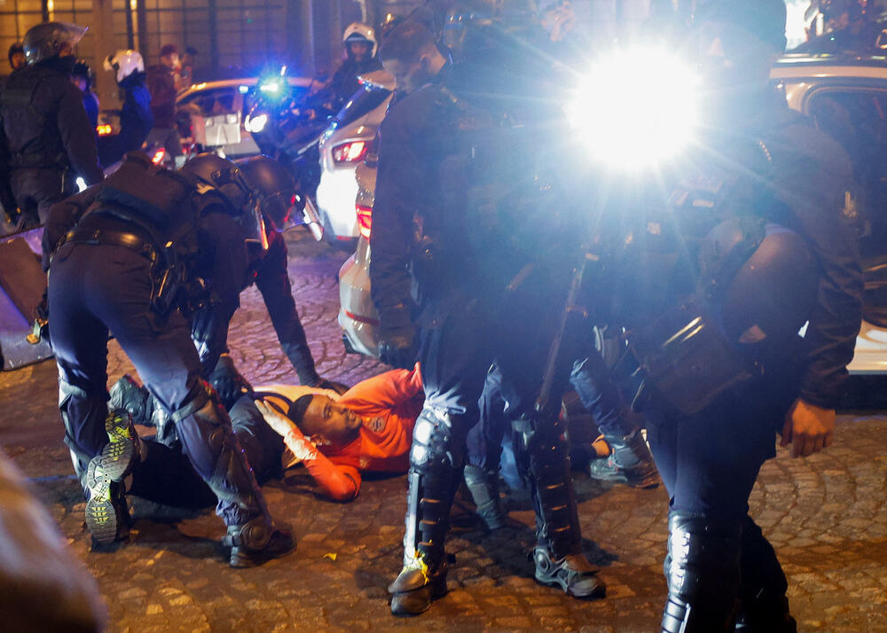 <p>Od početka protesta širom zemlje je uhapšeno više od 2.400 ljudi, uglavnom maloljetnika</p>