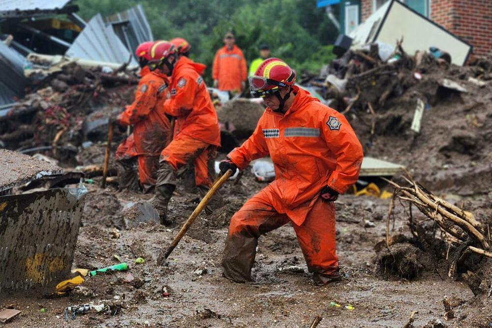 <p>U izvještaju se navodi da se zbog jakih kiša 14 osoba vodi kao nestalo od utorka, a 13 osoba je povrijeđeno od četvrtka</p>