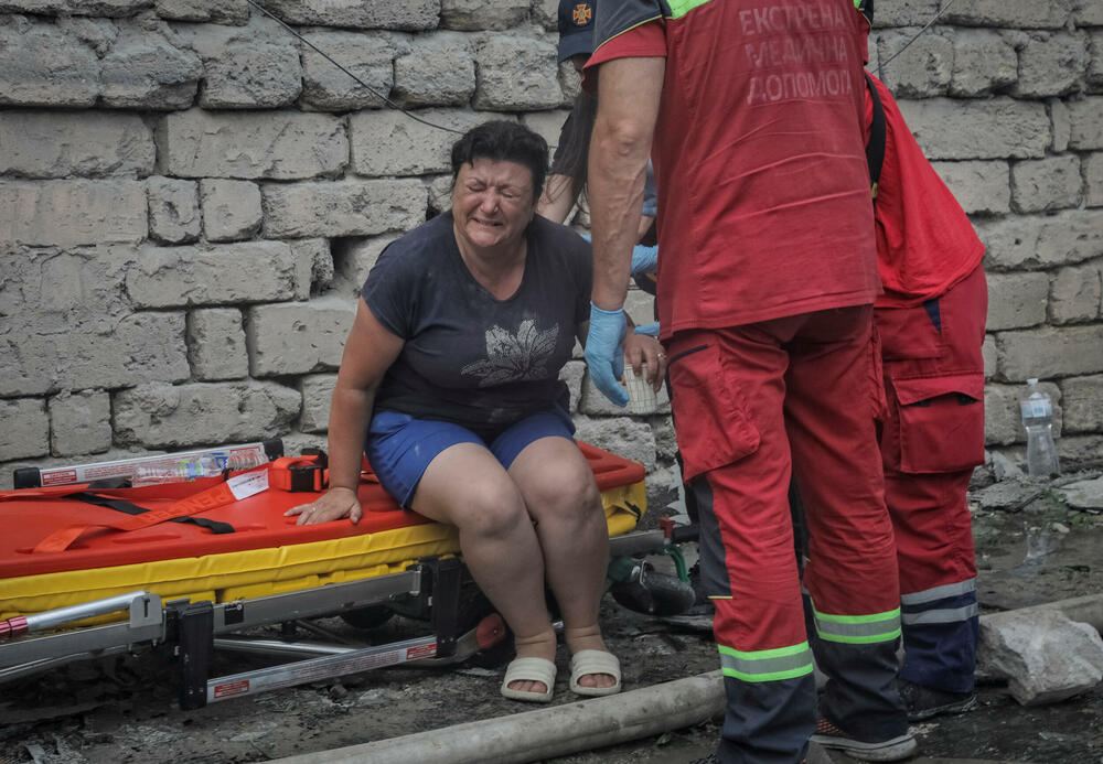 <p>Najmanje 27 civila povrijeđeno je u vazdušnim napadima na luke, u kojima su oštećene zgrade i kineski konzulat u gradu Odesi</p>