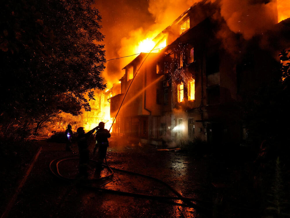 <p>Najmanje 27 civila povrijeđeno je u vazdušnim napadima na luke, u kojima su oštećene zgrade i kineski konzulat u gradu Odesi</p>