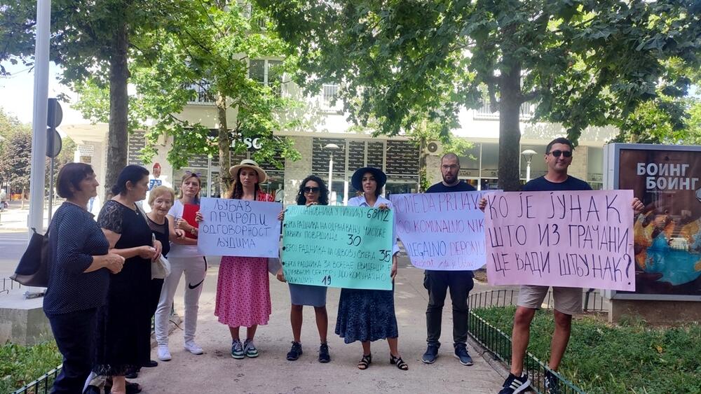 <p>Cilj protesta jeste poboljšanje životne sredine kako na području rijeke Gračanice tako i širom teritorije grada pod Trebjesom, jer, kako reče Ivane Čogurić iz Ecopatritizma, poražvajuća je situacija na terenu</p>