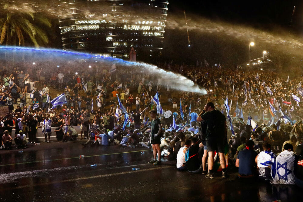 <p>Organizatori protesta su najavili da će se njihova borba samo pojačati i da će Izrael na kraju ipak biti demokratska zemlja</p>