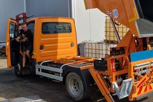 Komunalno preduzeće Tivat preuzelo novi mini kamion za prevoz smeća