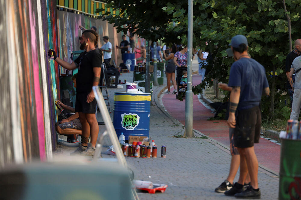 <p>Više od 100 umjetnika iz 28 zemalja prekrilo je 2.000 kvadratnih metara zidova u ulici Rruga B (ulica B) na festivalu koji je održan protekla tri dana</p>