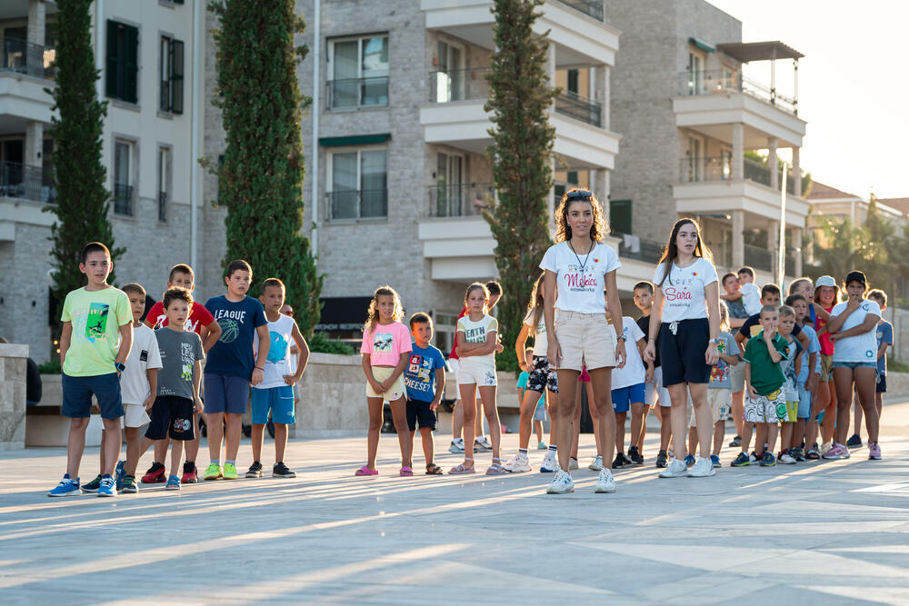 <p>"Sve do sada održane ceremonije svečanog otvaranja bile su vezane za stadione, a u Parizu će biti upriličeno krstarenje Senom i svi olimpijski komiteti imaće priliku da prezentuju svoje države u prisustvu između 500 i 600 hiljada ljudi, koji će uživo pratiti taj događaj"</p>