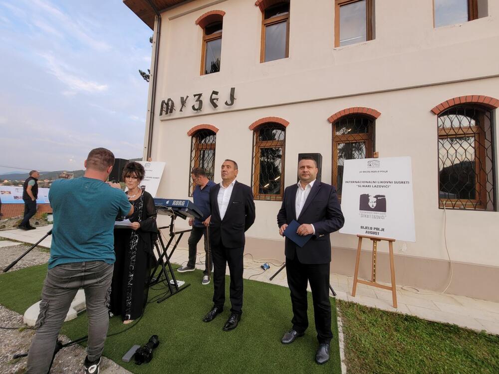 <p>Narednih pet dana u slikarskoj koloniji, koja će se održati u Bistrici, svoje umjetničko nadahnuće pokazaće 15 umjetnika</p>