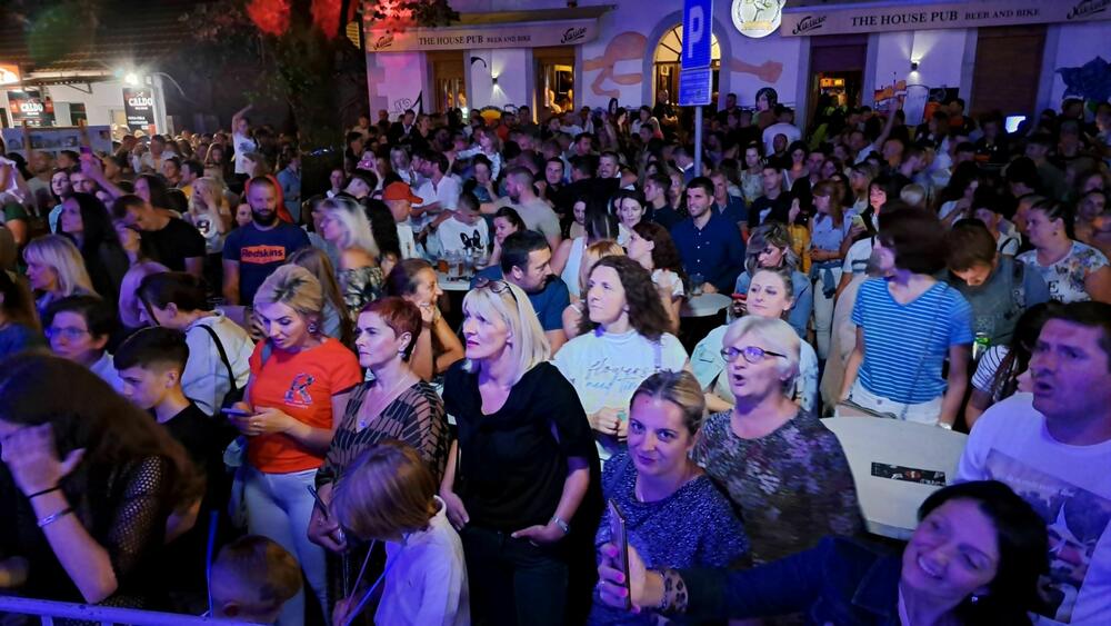 <p>Drugo izdanje nikšićkog festivala “Korzo” posvećeno Draganu Raduloviću</p>