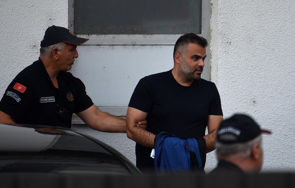 <p>Među uhapšenima jedan od vlasnika firmi “A Cop” i “PS gradnja”. SDT uhapšene sumnjiči da su stvorili kriminalnu organizaciju koja je počinila produženo krivično djelo trgovina ljudima, u odnosu na veći broj oštećenih državljana Turske</p>