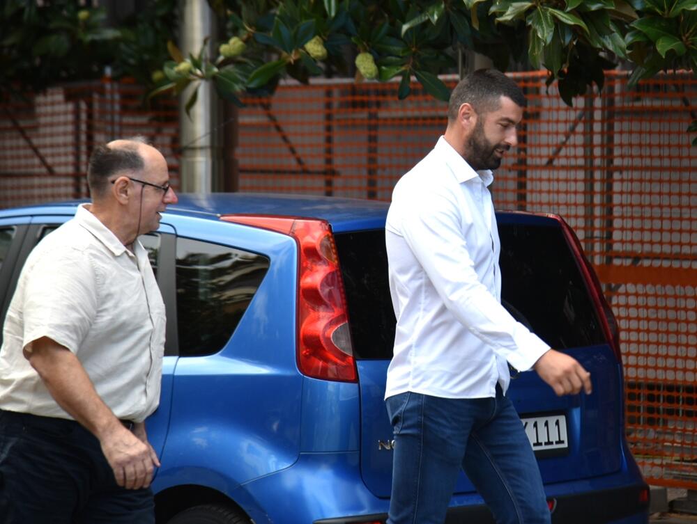 <p>U Grčkoj policija je zabranila saobraćaj u centralnom gradu Volosu, obližnjoj planinskoj oblasti Pilion i ostrvu Skijatos zbog rekordnih padavina</p>