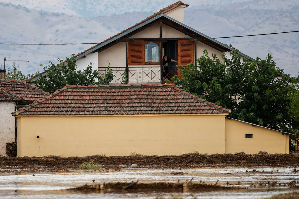 <p>Cijela oblast Piliona je i dalje pogođena prekidima struje i vode dok su glavni putevi oštećeni u jakim kišama</p>