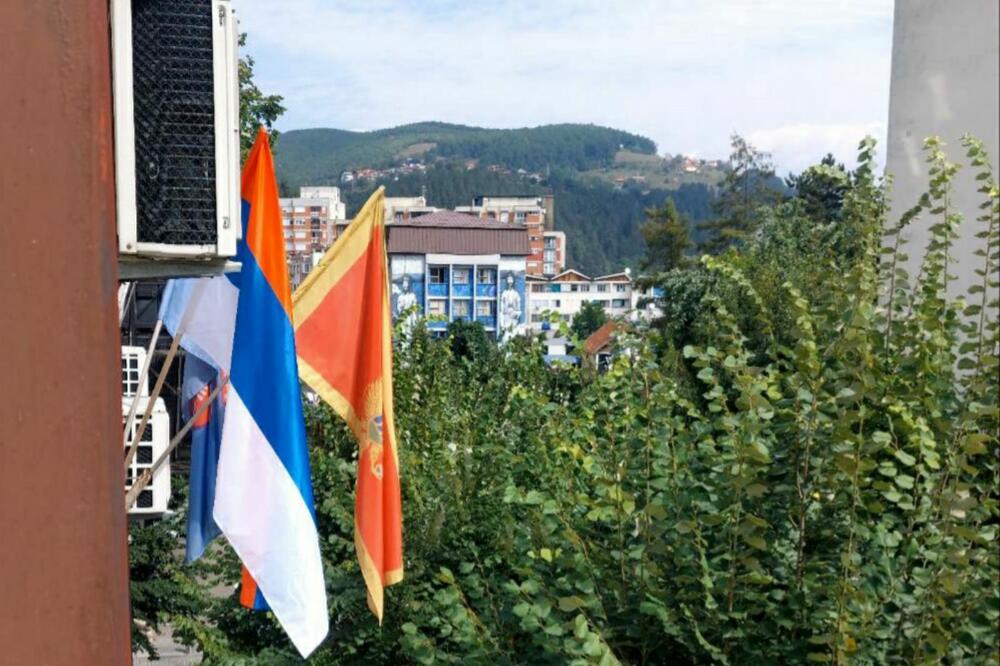 Zastave na zgradi Opštine Bijelo Polje, Foto: Jadranka Ćetković