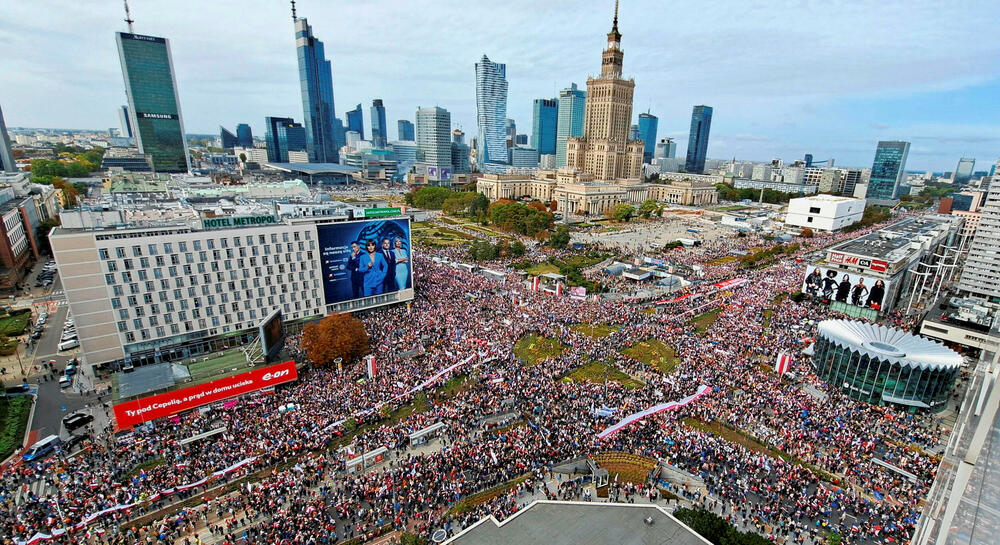 <p>"Evropa živi u nadi da će Poljska ponovo postati sto posto evropska, demokratska, slobodna država", rekao je Donald Tusk</p>