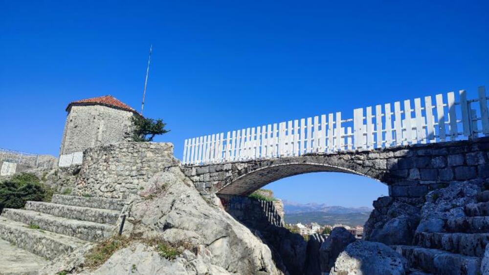 <p>Direktor NVO "Pro futuro" uvjeren je da vrijeme radi za tvrđavu i da dolaze bolji dani, kao i da posao čišćenja ne smije biti sizifovski jer Bedem to ne zaslužuje</p>