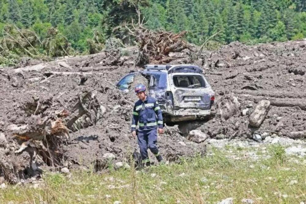 Odmaralište Šovi se za nekoliko minuta pretvorilo u smesu od blata, kamenja i ostataka drveća, Foto: GEORGIAN PRESIDENCY / HANDOUT/ANADOLU AGENCY