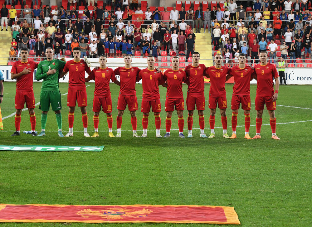 <p>U19 reprezentacija Crne Gore igrala 0:0 sa Engleskom na "DG areni" na startu preliminarne runde kvalifikacija za EP</p>