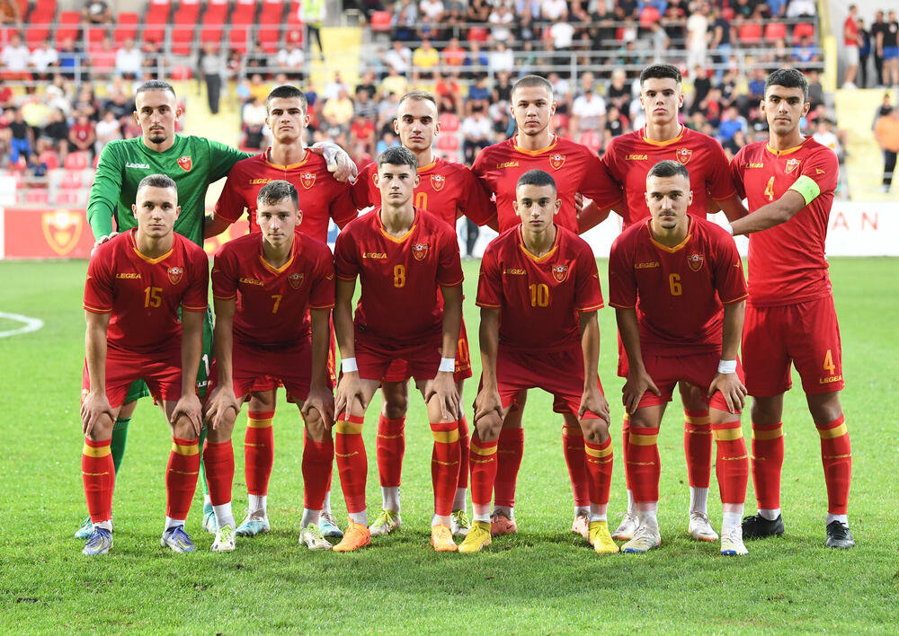 <p>U19 reprezentacija Crne Gore igrala 0:0 sa Engleskom na "DG areni" na startu preliminarne runde kvalifikacija za EP</p>