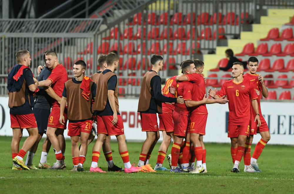 <p>U19 reprezentacija Crne Gore igrala 0:0 sa Engleskom na "DG areni" na startu preliminarne runde kvalifikacija za EP</p>