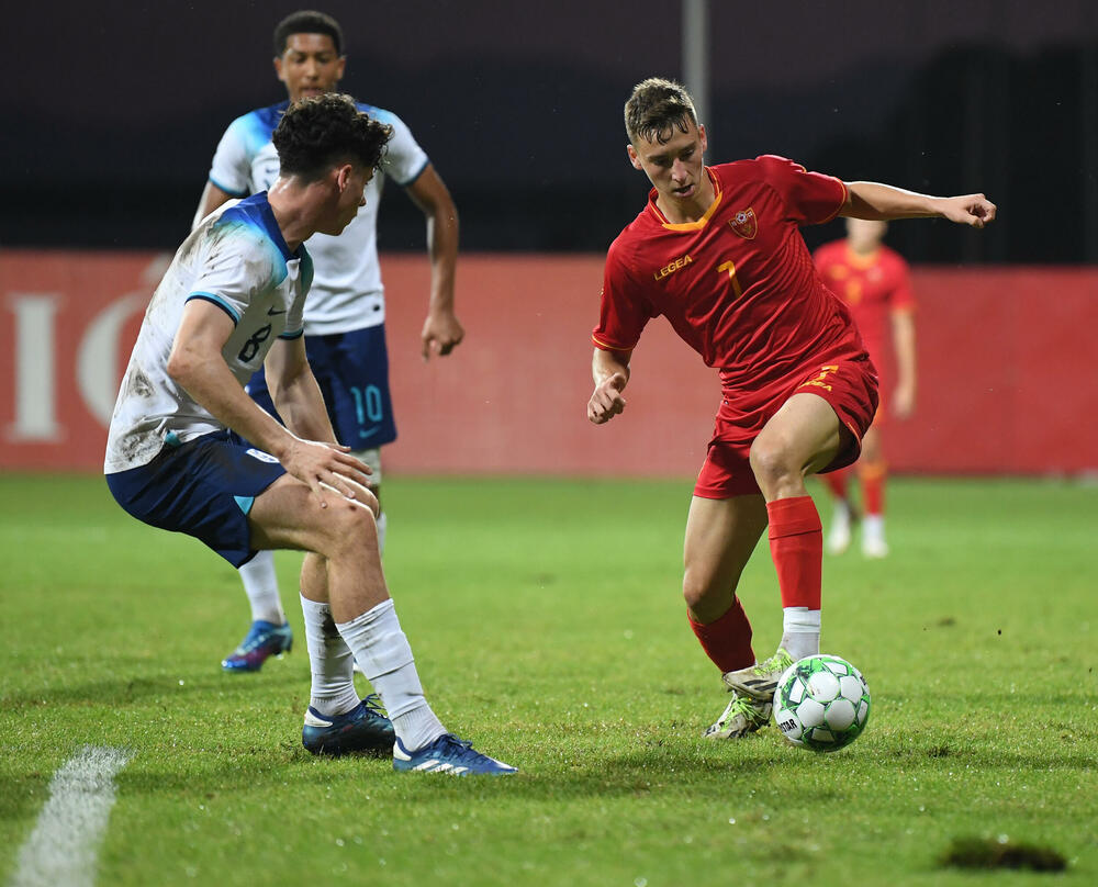 <p>U19 reprezentacija Crne Gore igrala 0:0 sa Engleskom na "DG areni" na startu preliminarne runde kvalifikacija za EP</p>